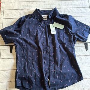 Men’s short sleeve button down size large NWT